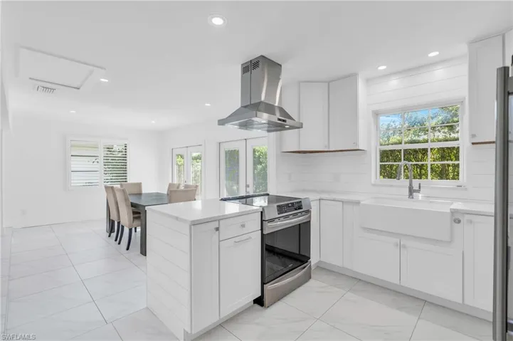 15  Crooked  LN, Naples, FL 34112