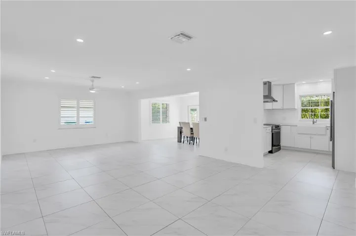 15  Crooked  LN, Naples, FL 34112