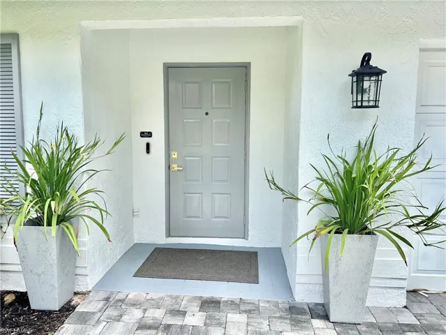 2499 River Reach Dr, Naples, Florida 34104