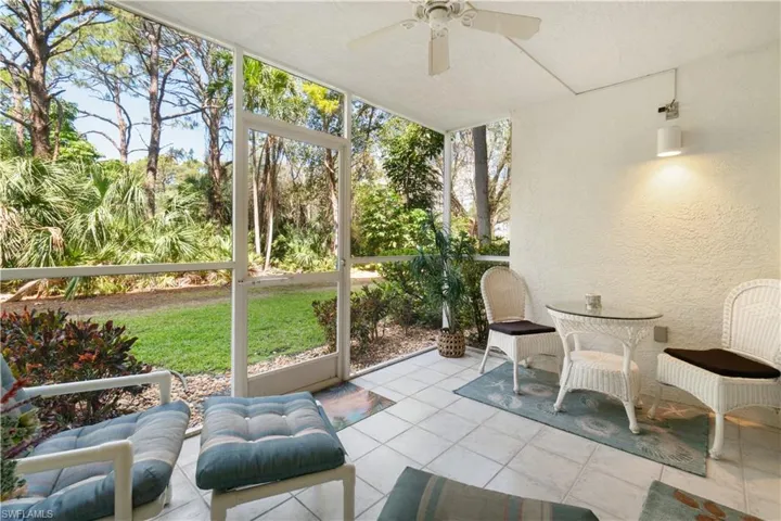 290  Naples Cove  DR, Naples, FL 34110