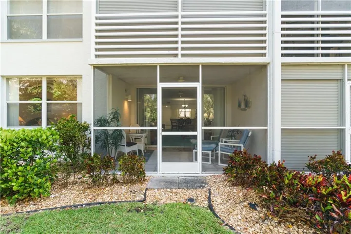 290  Naples Cove  DR, Naples, FL 34110