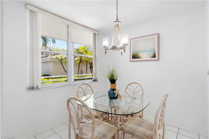 290  Naples Cove  DR, Naples, FL 34110