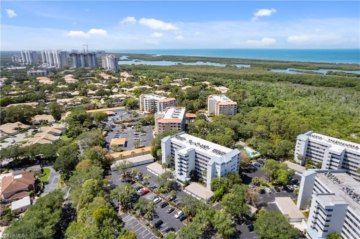 290  Naples Cove  DR, Naples, FL 34110