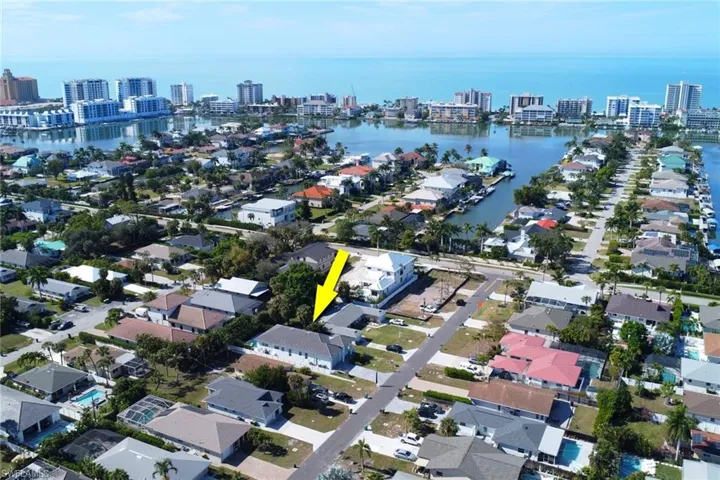 522 98th Ave N, Naples, Florida 34108