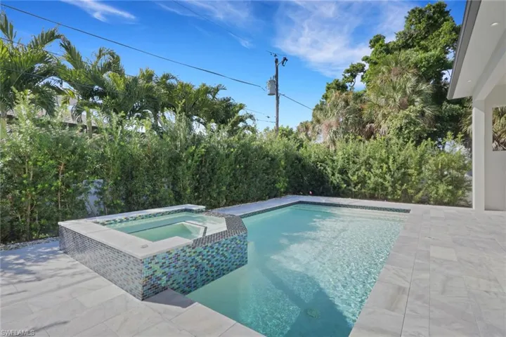 522 98th Ave N, Naples, Florida 34108