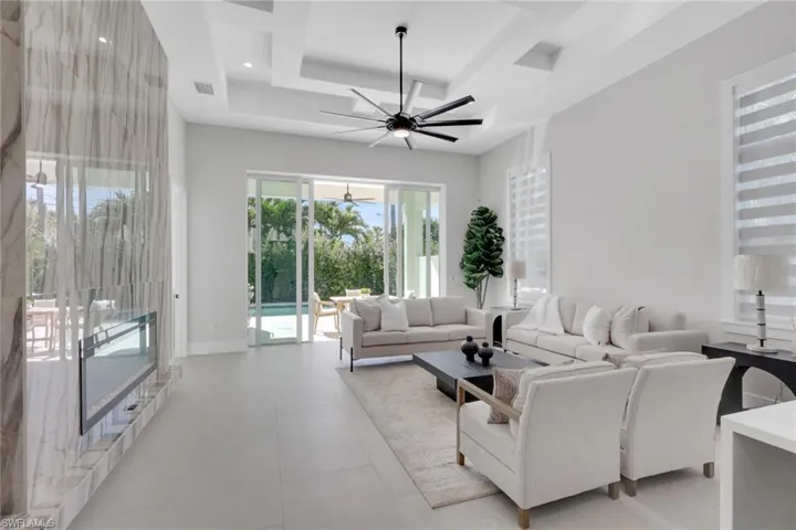522 98th Ave N, Naples, Florida 34108