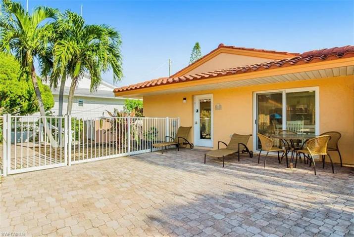 7103  Gulf  DR, HOLMES BEACH, FL 34217