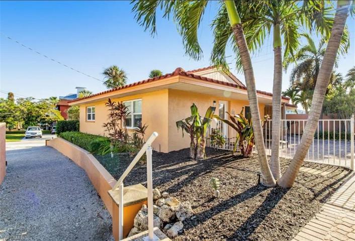 7103  Gulf  DR, HOLMES BEACH, FL 34217