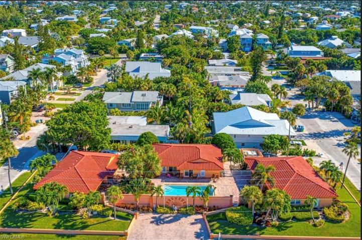 7103  Gulf  DR, HOLMES BEACH, FL 34217
