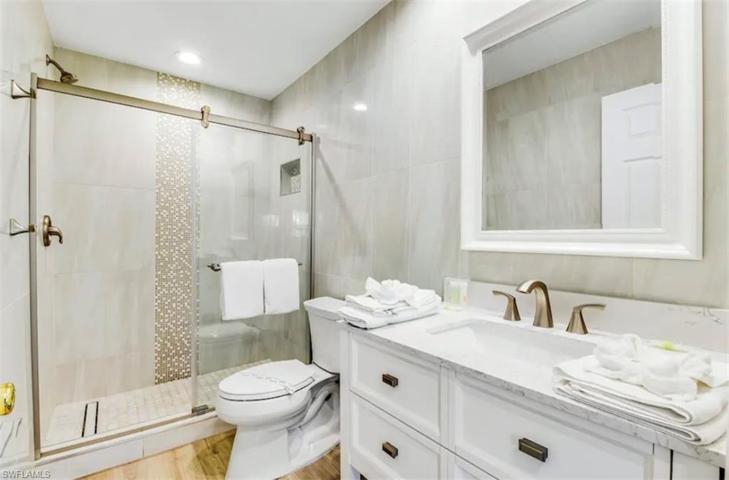 7103  Gulf  DR, HOLMES BEACH, FL 34217