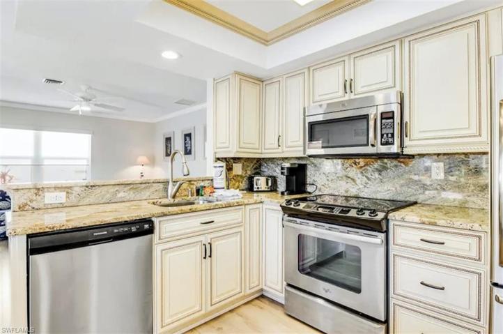 7103  Gulf  DR, HOLMES BEACH, FL 34217