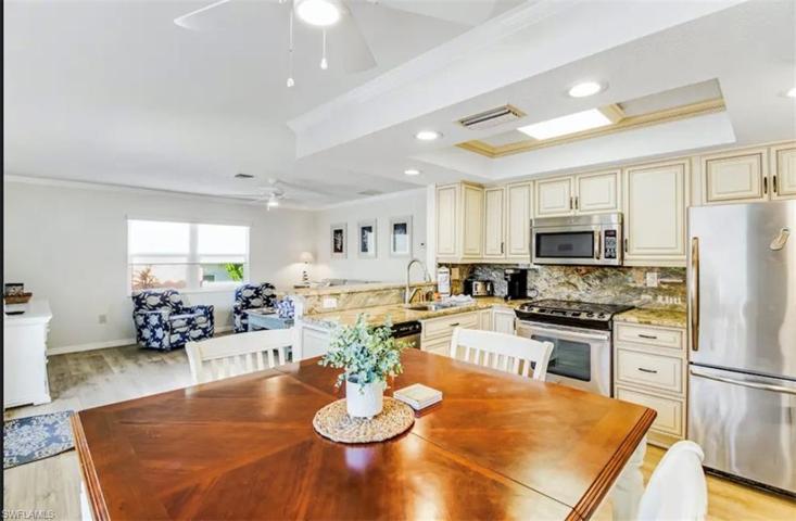 7103  Gulf  DR, HOLMES BEACH, FL 34217