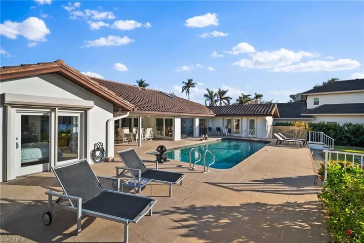 319 Pirates Bight, Naples, Florida 34103