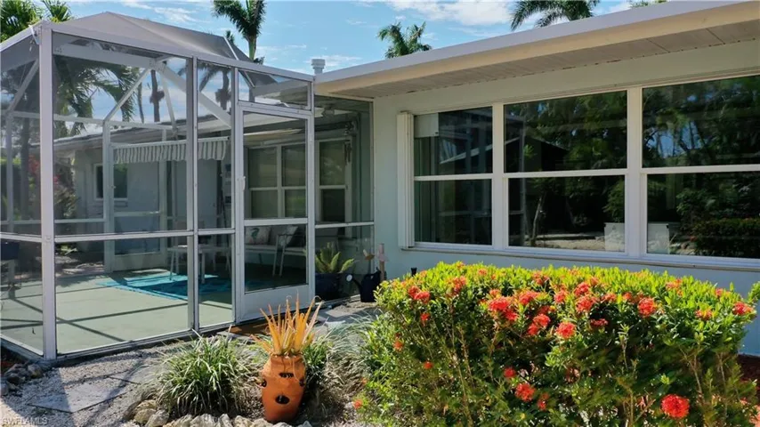 253 Bayshore Dr, Cape Coral, Florida 33904