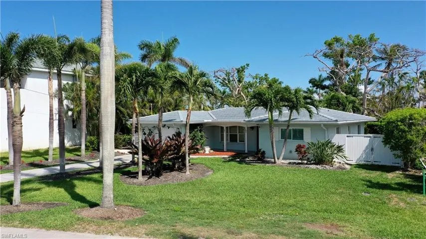 253 Bayshore Dr, Cape Coral, Florida 33904