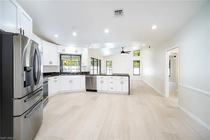 10731 Regent Cir, Naples, Florida 34109