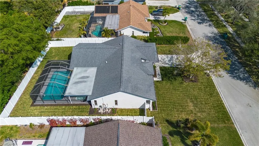 10731 Regent Cir, Naples, Florida 34109