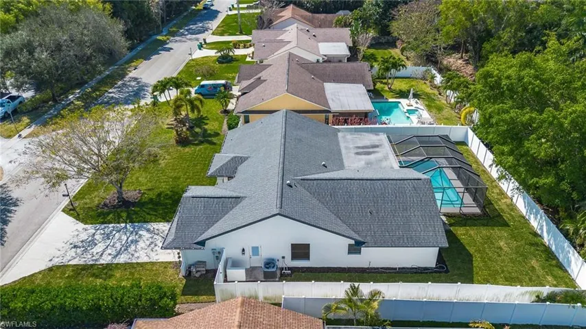 10731 Regent Cir, Naples, Florida 34109