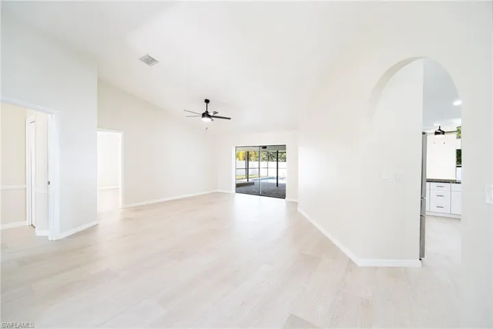 10731 Regent Cir, Naples, Florida 34109