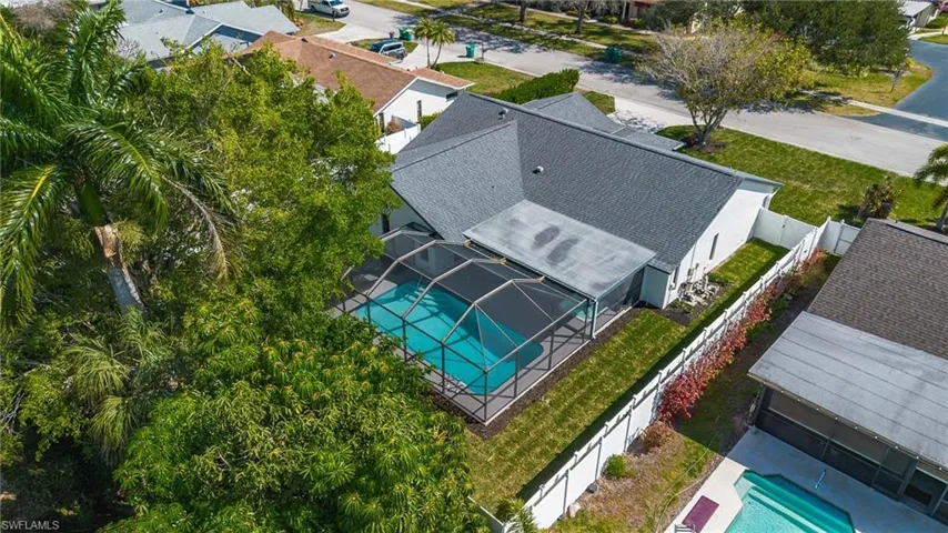 10731 Regent Cir, Naples, Florida 34109