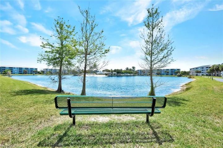 Lake View behind Bldg 6 at heritage Pointe