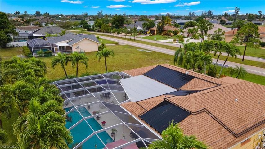 Brand new roof, pool has solar heat