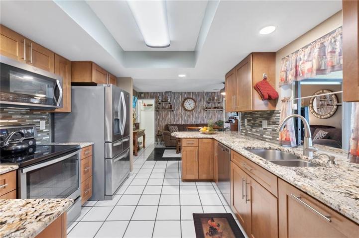 Fully remodeled kitchen with shaker style cabinets