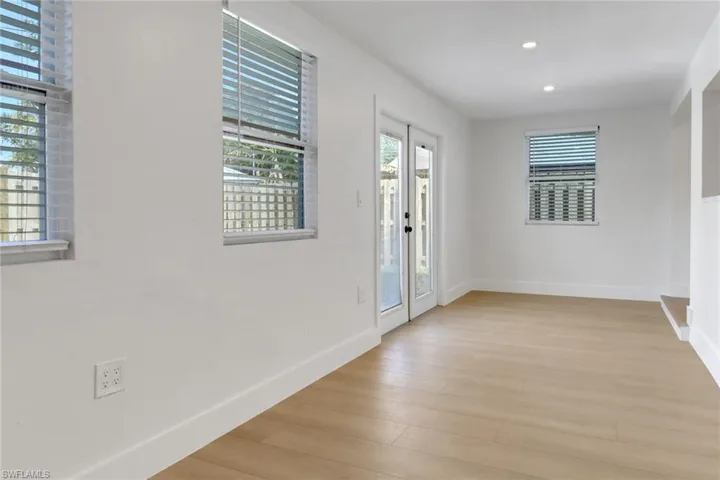 Large den/bonus room 4525