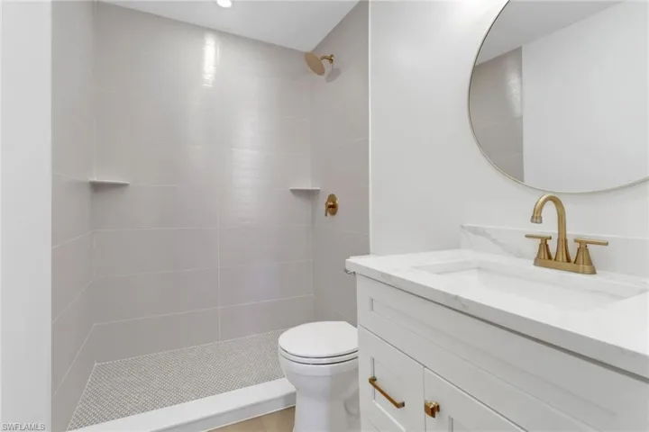 Bathroom 4525