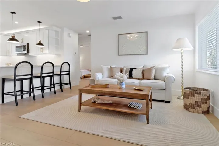 Living Room & Kitchen island 4523