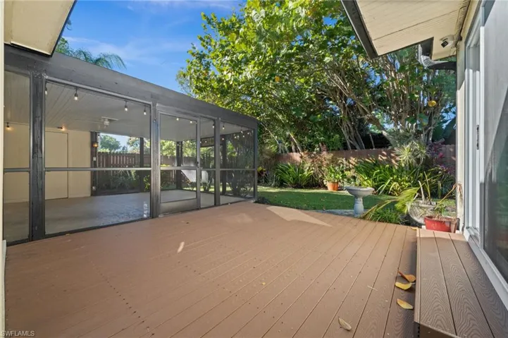 715 10th St N, Naples, Florida 34102