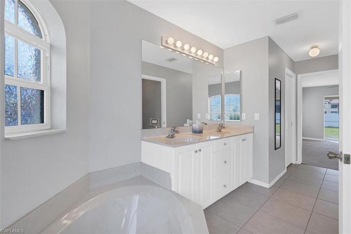 1810 SW 47th TER, CAPE CORAL FL 33914
