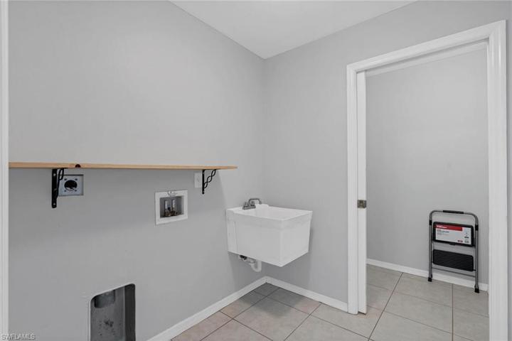 1810 SW 47th TER, CAPE CORAL FL 33914