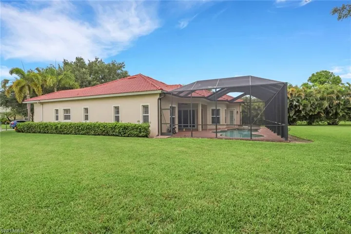 10233 Avonleigh Dr, Bonita Springs, Florida 34135