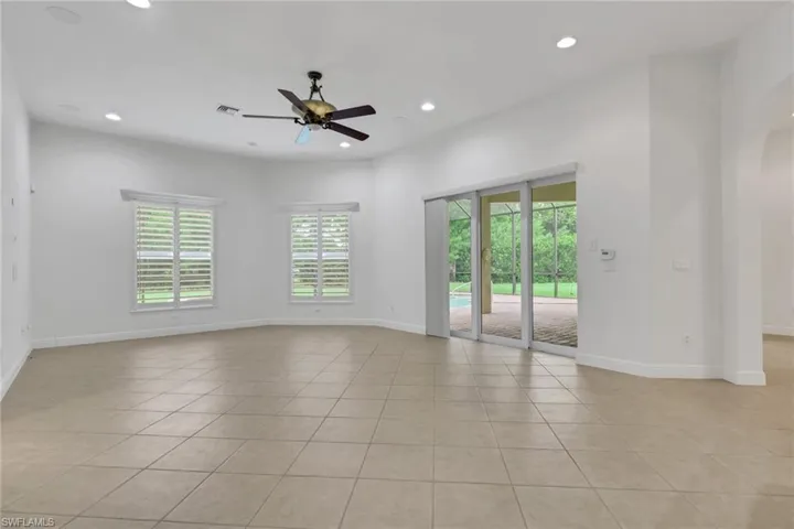 10233 Avonleigh Dr, Bonita Springs, Florida 34135