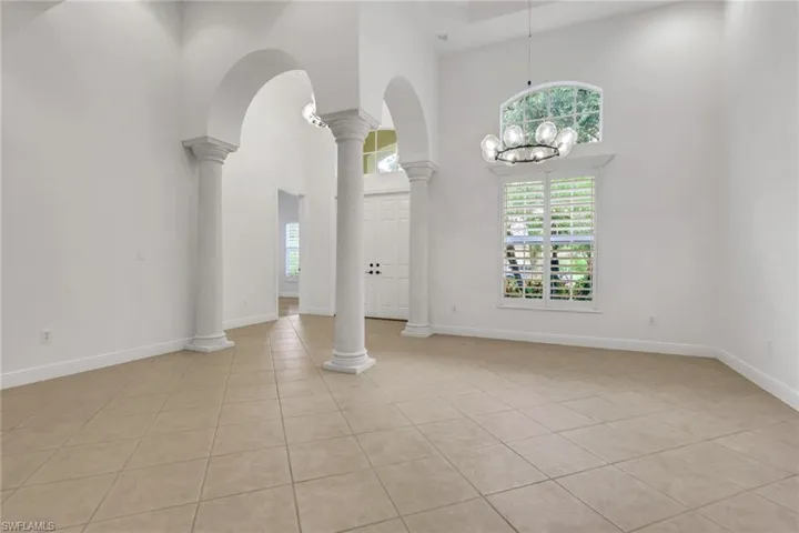 10233 Avonleigh Dr, Bonita Springs, Florida 34135
