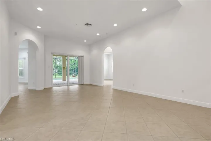 10233 Avonleigh Dr, Bonita Springs, Florida 34135