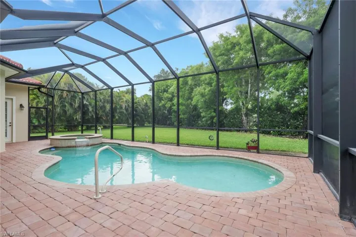 10233 Avonleigh Dr, Bonita Springs, Florida 34135