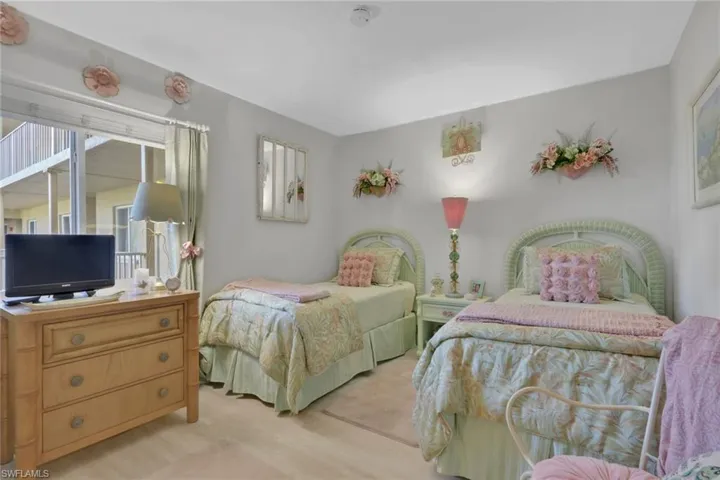 1075 Foxfire Ln 209, Naples, Florida 34104