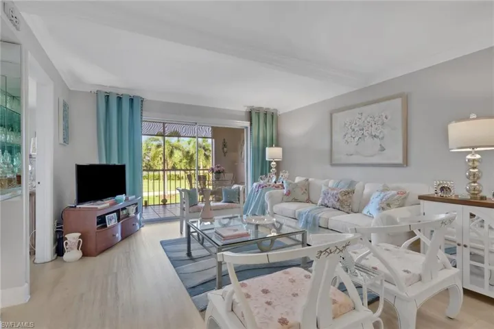 1075 Foxfire Ln 209, Naples, Florida 34104