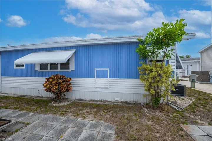 178  Caravan  CIR, North Fort Myers, FL 33903