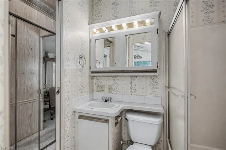 178  Caravan  CIR, North Fort Myers, FL 33903