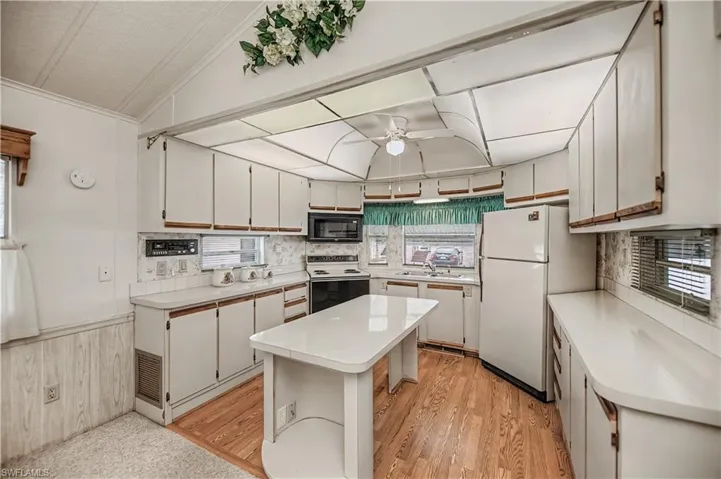 178  Caravan  CIR, North Fort Myers, FL 33903