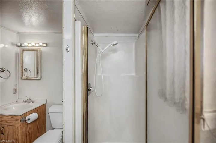 178  Caravan  CIR, North Fort Myers, FL 33903