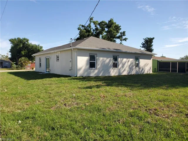 2960 Saint Charles ST, FORT MYERS FL 33916