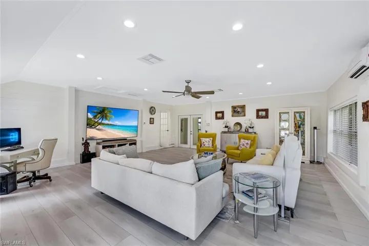 2061 Santa Barbara Blvd, Naples, Florida 34116