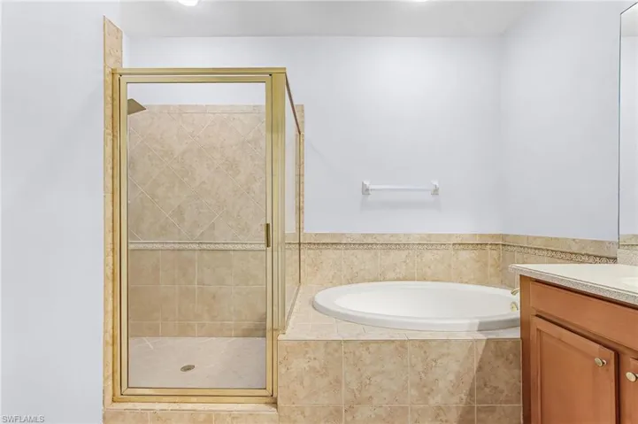 9180 Spanish Moss Way 922, Bonita Springs, Florida 34135