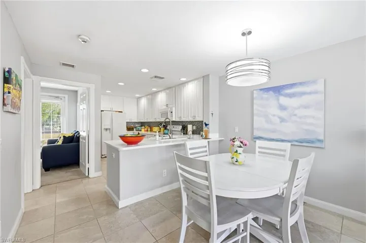 Dining area and view to Kitchen Island