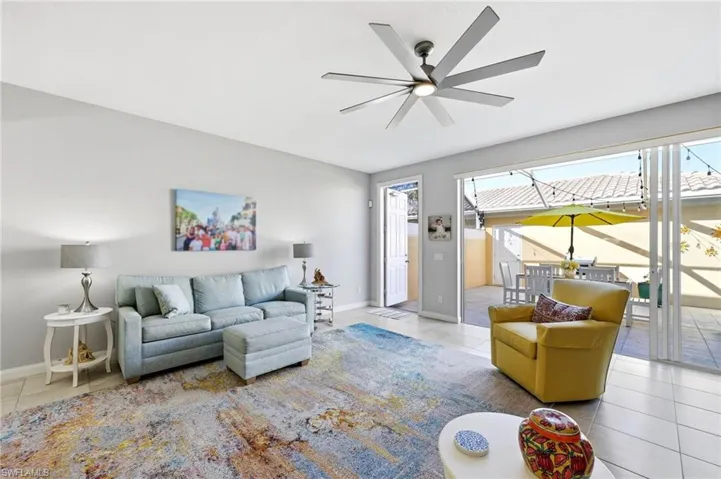 Living room with access to fully-screened-in Lanai