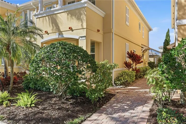 Brick paved Entryway